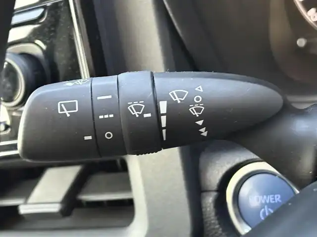 トヨタ シエンタ ハイブリッド G 滋賀県 2022(令4)年 2.3万km ホワイトパールクリスタルシャイン 純正ナビ/【Bluetooth/AndroidAuto/AppleCarPlay】/バックカメラ/ETC/ドライブレコーダー/トヨタセーフティセンス/・プリクラッシュセーフティ/・レーントレーシングアシスト/・レーンディパーチャーアラート/・レーダークルーズコントロール/・オートマチックハイビーム/・ロードサインアシスト/・プロアクティブドライビングアシスト/・発進遅れ告知機能/ブラインドスポットモニター/両側パワースライドドア/LEDヘッドライト/ステアリングスイッチ/スマートキー/AC100V