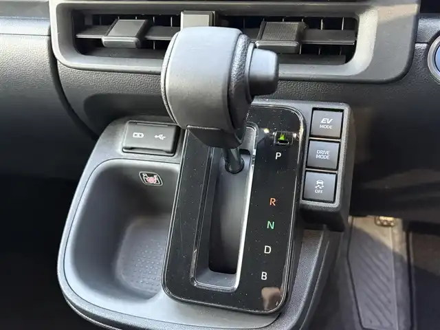 トヨタ シエンタ ハイブリッド G 滋賀県 2022(令4)年 2.3万km ホワイトパールクリスタルシャイン 純正ナビ/【Bluetooth/AndroidAuto/AppleCarPlay】/バックカメラ/ETC/ドライブレコーダー/トヨタセーフティセンス/・プリクラッシュセーフティ/・レーントレーシングアシスト/・レーンディパーチャーアラート/・レーダークルーズコントロール/・オートマチックハイビーム/・ロードサインアシスト/・プロアクティブドライビングアシスト/・発進遅れ告知機能/ブラインドスポットモニター/両側パワースライドドア/LEDヘッドライト/ステアリングスイッチ/スマートキー/AC100V