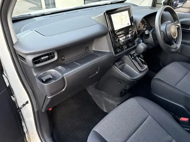 トヨタ シエンタ ハイブリッド G 滋賀県 2022(令4)年 2.3万km ホワイトパールクリスタルシャイン 純正ナビ/【Bluetooth/AndroidAuto/AppleCarPlay】/バックカメラ/ETC/ドライブレコーダー/トヨタセーフティセンス/・プリクラッシュセーフティ/・レーントレーシングアシスト/・レーンディパーチャーアラート/・レーダークルーズコントロール/・オートマチックハイビーム/・ロードサインアシスト/・プロアクティブドライビングアシスト/・発進遅れ告知機能/ブラインドスポットモニター/両側パワースライドドア/LEDヘッドライト/ステアリングスイッチ/スマートキー/AC100V