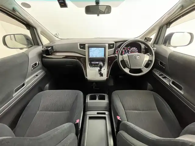 トヨタ ヴェルファイア 2．4Z 道央・札幌 2013(平25)年 4.3万km ホワイトパールクリスタルシャイン ・４WD/・禁煙車/・8インチワイド純正HDDナビ/・ALPINEフリップダウンモニター/・CD/DVD/BT/フルセグ/SD/HDD/（オーディオVTRモードでtypeCからスマートフォン接続可）/・アラウンドビューモニター/・前後ドライブレコーダー/・ビルトインETC/・社外レーダー探知機/・横滑り防止装置/・前後コーナーセンサー/・HIDヘッドライト/・フォグ/・ドアバイザー/・純正フロアマット/・純正18インチAW/・nanoe/・ecoモード/・ステアリングスイッチ/・ミラーウィンカー/・取扱説明書/・プッシュスタート/・スマートキー/・スペアキー