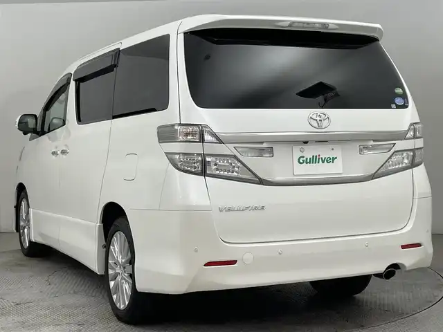 トヨタ ヴェルファイア 2．4Z 道央・札幌 2013(平25)年 4.3万km ホワイトパールクリスタルシャイン ・４WD/・禁煙車/・8インチワイド純正HDDナビ/・ALPINEフリップダウンモニター/・CD/DVD/BT/フルセグ/SD/HDD/（オーディオVTRモードでtypeCからスマートフォン接続可）/・アラウンドビューモニター/・前後ドライブレコーダー/・ビルトインETC/・社外レーダー探知機/・横滑り防止装置/・前後コーナーセンサー/・HIDヘッドライト/・フォグ/・ドアバイザー/・純正フロアマット/・純正18インチAW/・nanoe/・ecoモード/・ステアリングスイッチ/・ミラーウィンカー/・取扱説明書/・プッシュスタート/・スマートキー/・スペアキー