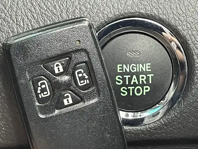 トヨタ ヴェルファイア 2．4Z 道央・札幌 2013(平25)年 4.3万km ホワイトパールクリスタルシャイン ・４WD/・禁煙車/・8インチワイド純正HDDナビ/・ALPINEフリップダウンモニター/・CD/DVD/BT/フルセグ/SD/HDD/（オーディオVTRモードでtypeCからスマートフォン接続可）/・アラウンドビューモニター/・前後ドライブレコーダー/・ビルトインETC/・社外レーダー探知機/・横滑り防止装置/・前後コーナーセンサー/・HIDヘッドライト/・フォグ/・ドアバイザー/・純正フロアマット/・純正18インチAW/・nanoe/・ecoモード/・ステアリングスイッチ/・ミラーウィンカー/・取扱説明書/・プッシュスタート/・スマートキー/・スペアキー