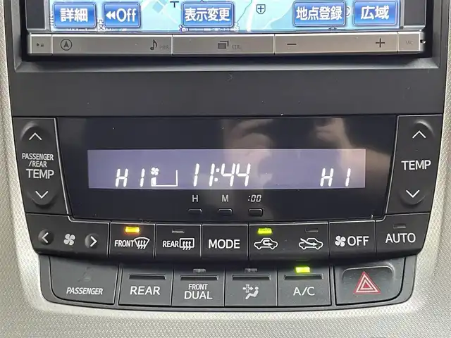 トヨタ ヴェルファイア 2．4Z 道央・札幌 2013(平25)年 4.3万km ホワイトパールクリスタルシャイン ・４WD/・禁煙車/・8インチワイド純正HDDナビ/・ALPINEフリップダウンモニター/・CD/DVD/BT/フルセグ/SD/HDD/（オーディオVTRモードでtypeCからスマートフォン接続可）/・アラウンドビューモニター/・前後ドライブレコーダー/・ビルトインETC/・社外レーダー探知機/・横滑り防止装置/・前後コーナーセンサー/・HIDヘッドライト/・フォグ/・ドアバイザー/・純正フロアマット/・純正18インチAW/・nanoe/・ecoモード/・ステアリングスイッチ/・ミラーウィンカー/・取扱説明書/・プッシュスタート/・スマートキー/・スペアキー