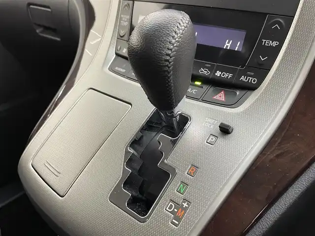 トヨタ ヴェルファイア 2．4Z 道央・札幌 2013(平25)年 4.3万km ホワイトパールクリスタルシャイン ・４WD/・禁煙車/・8インチワイド純正HDDナビ/・ALPINEフリップダウンモニター/・CD/DVD/BT/フルセグ/SD/HDD/（オーディオVTRモードでtypeCからスマートフォン接続可）/・アラウンドビューモニター/・前後ドライブレコーダー/・ビルトインETC/・社外レーダー探知機/・横滑り防止装置/・前後コーナーセンサー/・HIDヘッドライト/・フォグ/・ドアバイザー/・純正フロアマット/・純正18インチAW/・nanoe/・ecoモード/・ステアリングスイッチ/・ミラーウィンカー/・取扱説明書/・プッシュスタート/・スマートキー/・スペアキー