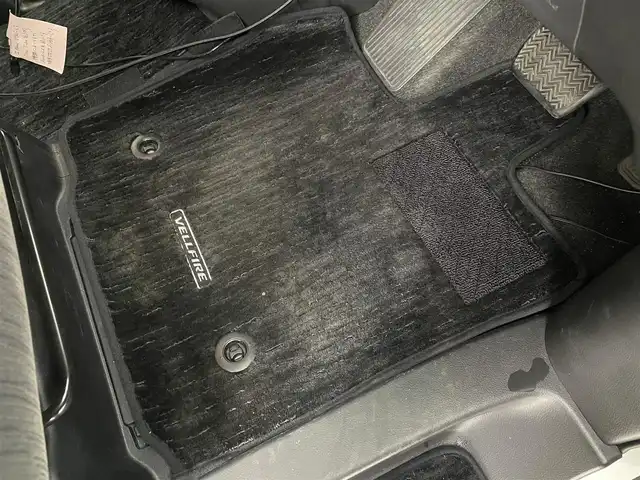 トヨタ ヴェルファイア 2．4Z 道央・札幌 2013(平25)年 4.3万km ホワイトパールクリスタルシャイン ・４WD/・禁煙車/・8インチワイド純正HDDナビ/・ALPINEフリップダウンモニター/・CD/DVD/BT/フルセグ/SD/HDD/（オーディオVTRモードでtypeCからスマートフォン接続可）/・アラウンドビューモニター/・前後ドライブレコーダー/・ビルトインETC/・社外レーダー探知機/・横滑り防止装置/・前後コーナーセンサー/・HIDヘッドライト/・フォグ/・ドアバイザー/・純正フロアマット/・純正18インチAW/・nanoe/・ecoモード/・ステアリングスイッチ/・ミラーウィンカー/・取扱説明書/・プッシュスタート/・スマートキー/・スペアキー