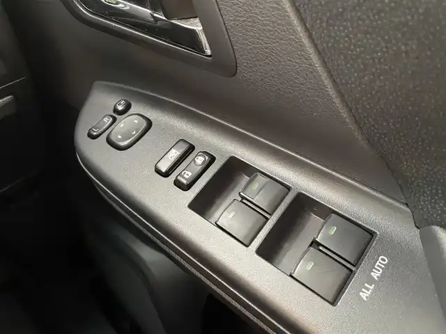 トヨタ ヴェルファイア 2．4Z 道央・札幌 2013(平25)年 4.3万km ホワイトパールクリスタルシャイン ・４WD/・禁煙車/・8インチワイド純正HDDナビ/・ALPINEフリップダウンモニター/・CD/DVD/BT/フルセグ/SD/HDD/（オーディオVTRモードでtypeCからスマートフォン接続可）/・アラウンドビューモニター/・前後ドライブレコーダー/・ビルトインETC/・社外レーダー探知機/・横滑り防止装置/・前後コーナーセンサー/・HIDヘッドライト/・フォグ/・ドアバイザー/・純正フロアマット/・純正18インチAW/・nanoe/・ecoモード/・ステアリングスイッチ/・ミラーウィンカー/・取扱説明書/・プッシュスタート/・スマートキー/・スペアキー