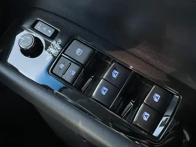 トヨタ アルファードハイブリット SR Cパッケージ 群馬県 2019(令1)年 3.9万km ホワイトパールクリスタルシャイン 4WD/ツインムーンルーフ/モデリスタエアロ(F/S/R)/シグネチャーイルミブレード/純正10型ナビ/CD・DVD・SD/Bluetooth・フルセグ/バックカメラ/両側パワースライドドア/デジタルインナーミラー/ビルトインETC2.0/レザーシート・パワーシート/シートヒーター・ベンチレーション/2列目エグゼグティブパワーシート/ステアリングヒーター/追従クルーズコントロール/AC100V1500W/三眼LEDヘッドライト/シーケンシャルターンランプ/横滑り防止装置/レーンキープアシスト/衝突軽減ブレーキ/アイドリングストップ/純正アルミホイール/純正フロアマット/Grgoセキュリティ/取説・保証書/スマートキー×2