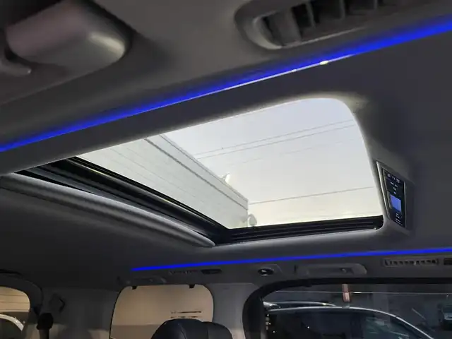 トヨタ アルファードハイブリット SR Cパッケージ 群馬県 2019(令1)年 3.9万km ホワイトパールクリスタルシャイン 4WD/ツインムーンルーフ/モデリスタエアロ(F/S/R)/シグネチャーイルミブレード/純正10型ナビ/CD・DVD・SD/Bluetooth・フルセグ/バックカメラ/両側パワースライドドア/デジタルインナーミラー/ビルトインETC2.0/レザーシート・パワーシート/シートヒーター・ベンチレーション/2列目エグゼグティブパワーシート/ステアリングヒーター/追従クルーズコントロール/AC100V1500W/三眼LEDヘッドライト/シーケンシャルターンランプ/横滑り防止装置/レーンキープアシスト/衝突軽減ブレーキ/アイドリングストップ/純正アルミホイール/純正フロアマット/Grgoセキュリティ/取説・保証書/スマートキー×2