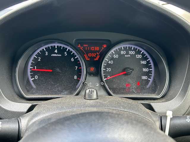 日産 ノート X 長野県 2014(平26)年 11.1万km スーパーブラック ・純正ナビ/・フルセグTV/CD/SD/AUX/・バックカメラ/・ETC/・社外15インチAW/・スペアキー/・プッシュスタート/・スマートキー