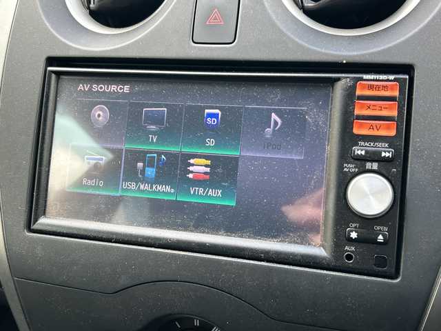 日産 ノート X 長野県 2014(平26)年 11.1万km スーパーブラック ・純正ナビ/・フルセグTV/CD/SD/AUX/・バックカメラ/・ETC/・社外15インチAW/・スペアキー/・プッシュスタート/・スマートキー