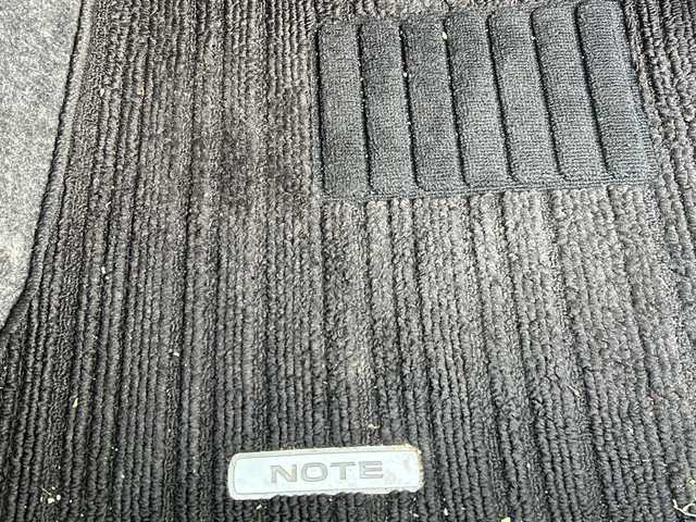 日産 ノート X 長野県 2014(平26)年 11.1万km スーパーブラック ・純正ナビ/・フルセグTV/CD/SD/AUX/・バックカメラ/・ETC/・社外15インチAW/・スペアキー/・プッシュスタート/・スマートキー