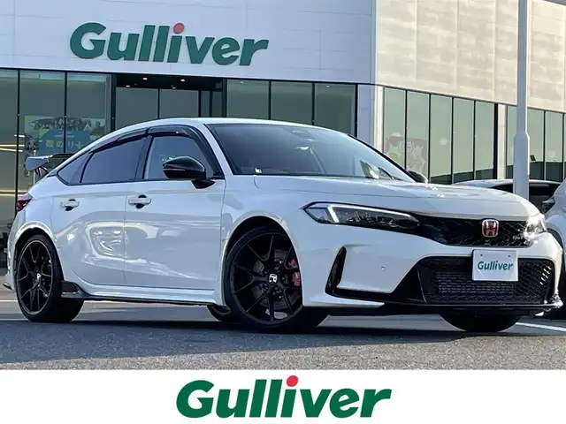 ホンダ シビック タイプR 島根県 2023(令5)年 0.3万km チャンピオンシップホワイト 登録時走行距離 2423km/ワンオーナー/取扱説明書/保証書/6速MT車/純正９インチナビ/AppleCarPlay/AndroidAuto/フルセグテレビ/バックカメラ/Honda SENSING/アダプティブクルーズコントロール/レーンキープアシスト/ブラインドスポットモニター/衝突軽減ブレーキ/横滑り防止装置/フルLEDヘッドライト/TYPE R専用10.2インチデジタルグラフィックメーター/Honda LogR/純正フロアマット/ドアバイザー/ETC2.0車載器/ドライブレコーダー前後/19インチリバースリムアルミホイール/禁煙車