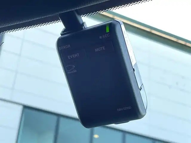 ホンダ シビック タイプR 島根県 2023(令5)年 0.3万km チャンピオンシップホワイト 登録時走行距離 2423km/ワンオーナー/取扱説明書/保証書/6速MT車/純正９インチナビ/AppleCarPlay/AndroidAuto/フルセグテレビ/バックカメラ/Honda SENSING/アダプティブクルーズコントロール/レーンキープアシスト/ブラインドスポットモニター/衝突軽減ブレーキ/横滑り防止装置/フルLEDヘッドライト/TYPE R専用10.2インチデジタルグラフィックメーター/Honda LogR/純正フロアマット/ドアバイザー/ETC2.0車載器/ドライブレコーダー前後/19インチリバースリムアルミホイール/禁煙車