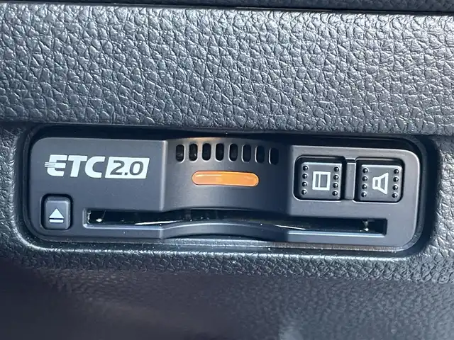 ホンダ シビック タイプR 島根県 2023(令5)年 0.3万km チャンピオンシップホワイト 登録時走行距離 2423km/ワンオーナー/取扱説明書/保証書/6速MT車/純正９インチナビ/AppleCarPlay/AndroidAuto/フルセグテレビ/バックカメラ/Honda SENSING/アダプティブクルーズコントロール/レーンキープアシスト/ブラインドスポットモニター/衝突軽減ブレーキ/横滑り防止装置/フルLEDヘッドライト/TYPE R専用10.2インチデジタルグラフィックメーター/Honda LogR/純正フロアマット/ドアバイザー/ETC2.0車載器/ドライブレコーダー前後/19インチリバースリムアルミホイール/禁煙車