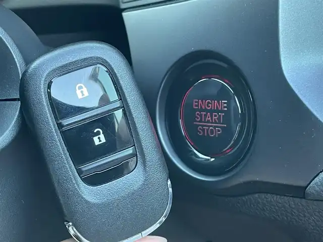 ホンダ シビック タイプR 島根県 2023(令5)年 0.3万km チャンピオンシップホワイト 登録時走行距離 2423km/ワンオーナー/取扱説明書/保証書/6速MT車/純正９インチナビ/AppleCarPlay/AndroidAuto/フルセグテレビ/バックカメラ/Honda SENSING/アダプティブクルーズコントロール/レーンキープアシスト/ブラインドスポットモニター/衝突軽減ブレーキ/横滑り防止装置/フルLEDヘッドライト/TYPE R専用10.2インチデジタルグラフィックメーター/Honda LogR/純正フロアマット/ドアバイザー/ETC2.0車載器/ドライブレコーダー前後/19インチリバースリムアルミホイール/禁煙車