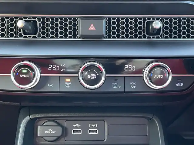 ホンダ シビック タイプR 島根県 2023(令5)年 0.3万km チャンピオンシップホワイト 登録時走行距離 2423km/ワンオーナー/取扱説明書/保証書/6速MT車/純正９インチナビ/AppleCarPlay/AndroidAuto/フルセグテレビ/バックカメラ/Honda SENSING/アダプティブクルーズコントロール/レーンキープアシスト/ブラインドスポットモニター/衝突軽減ブレーキ/横滑り防止装置/フルLEDヘッドライト/TYPE R専用10.2インチデジタルグラフィックメーター/Honda LogR/純正フロアマット/ドアバイザー/ETC2.0車載器/ドライブレコーダー前後/19インチリバースリムアルミホイール/禁煙車