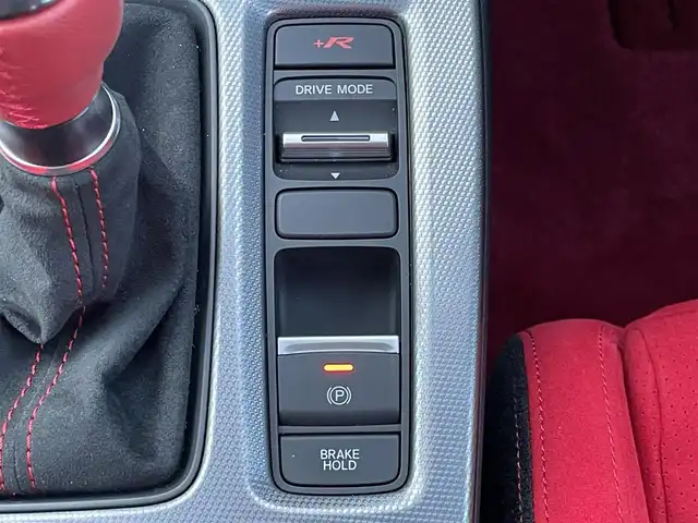 ホンダ シビック タイプR 島根県 2023(令5)年 0.3万km チャンピオンシップホワイト 登録時走行距離 2423km/ワンオーナー/取扱説明書/保証書/6速MT車/純正９インチナビ/AppleCarPlay/AndroidAuto/フルセグテレビ/バックカメラ/Honda SENSING/アダプティブクルーズコントロール/レーンキープアシスト/ブラインドスポットモニター/衝突軽減ブレーキ/横滑り防止装置/フルLEDヘッドライト/TYPE R専用10.2インチデジタルグラフィックメーター/Honda LogR/純正フロアマット/ドアバイザー/ETC2.0車載器/ドライブレコーダー前後/19インチリバースリムアルミホイール/禁煙車