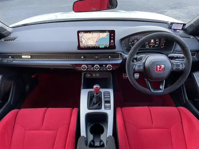 ホンダ シビック タイプR 島根県 2023(令5)年 0.3万km チャンピオンシップホワイト 登録時走行距離 2423km/ワンオーナー/取扱説明書/保証書/6速MT車/純正９インチナビ/AppleCarPlay/AndroidAuto/フルセグテレビ/バックカメラ/Honda SENSING/アダプティブクルーズコントロール/レーンキープアシスト/ブラインドスポットモニター/衝突軽減ブレーキ/横滑り防止装置/フルLEDヘッドライト/TYPE R専用10.2インチデジタルグラフィックメーター/Honda LogR/純正フロアマット/ドアバイザー/ETC2.0車載器/ドライブレコーダー前後/19インチリバースリムアルミホイール/禁煙車