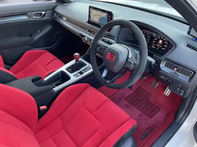 ホンダ シビック タイプR 島根県 2023(令5)年 0.3万km チャンピオンシップホワイト 登録時走行距離 2423km/ワンオーナー/取扱説明書/保証書/6速MT車/純正９インチナビ/AppleCarPlay/AndroidAuto/フルセグテレビ/バックカメラ/Honda SENSING/アダプティブクルーズコントロール/レーンキープアシスト/ブラインドスポットモニター/衝突軽減ブレーキ/横滑り防止装置/フルLEDヘッドライト/TYPE R専用10.2インチデジタルグラフィックメーター/Honda LogR/純正フロアマット/ドアバイザー/ETC2.0車載器/ドライブレコーダー前後/19インチリバースリムアルミホイール/禁煙車