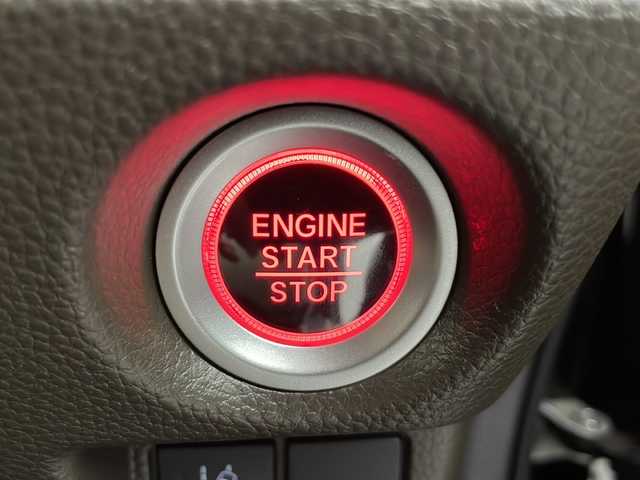 ホンダ Ｎ ＢＯＸ G 道央・札幌 2023(令5)年 0.9万km クリスタルブラックパール ・4WD  /Honda SENSING/・衝突軽減ブレーキ/誤発進抑制機能/・アダプティブクルーズコントロール/・車線維持支援システム/先行車発進お知らせ機能/・オートハイビーム/LEDライト/・社外ナビ/Bluetooth/・バックカメラ/・両側スライドドア/・アダプティブクルーズコントロール/・クリアランスソナー/・ＥＴＣ/・横滑り防止装置/・アイドリングストップ/・スマートキー/プッシュスタート/・ヘッドライトレベライザー