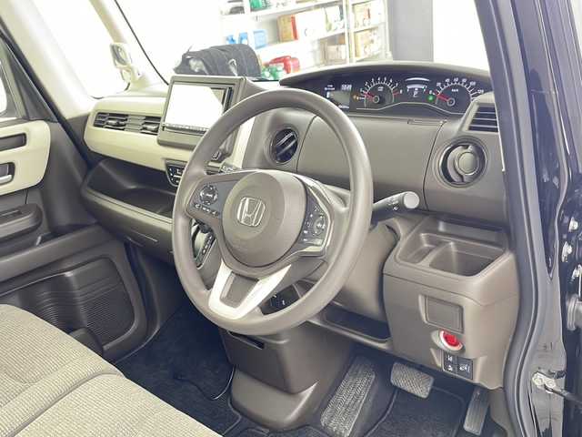 ホンダ Ｎ ＢＯＸ G 道央・札幌 2023(令5)年 0.9万km クリスタルブラックパール ・4WD  /Honda SENSING/・衝突軽減ブレーキ/誤発進抑制機能/・アダプティブクルーズコントロール/・車線維持支援システム/先行車発進お知らせ機能/・オートハイビーム/LEDライト/・社外ナビ/Bluetooth/・バックカメラ/・両側スライドドア/・アダプティブクルーズコントロール/・クリアランスソナー/・ＥＴＣ/・横滑り防止装置/・アイドリングストップ/・スマートキー/プッシュスタート/・ヘッドライトレベライザー