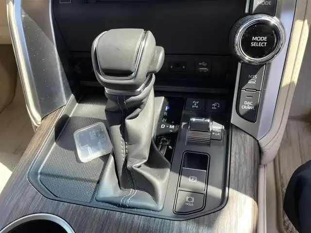 トヨタ ランドクルーザー ZX 大阪府 2023(令5)年 0.4万km 黒 モデリスタエアロ/メーカーナビ/・Bluetooth/・フルセグTV/JBLプレミアムサウンド/モデリスタフルエアロ/サンルーフ/レザーシート/ステアリングヒーター/シートヒーター/ベンチレーション/クーラーBOX/リアエンターテイメント/パワーバックドア/360度カメラ/前後カメラドラレコ/ビルトインETC/パワーバックドア/純正フロアマット