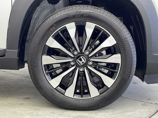 ホンダ ＷＲ－Ｖ Z+ 兵庫県 2024(令6)年 0.6万km プラチナホワイトパール ・純正ナビ＆フルセグ＆BT＆USB/・バックカメラ/・衝突軽減ブレーキ/・レーダークルーズコントロール/・レーンキープアシスト/・踏み間違い防止装置/・標識認識機能/・先行車発進お知らせ/・リアパーキングセンサー/・オートマチックハイビーム/・LEDライト/・LEDフォグ/・オートライト/・パドルシフト/・スマートキー/・プッシュスタート/・ビルトインETC/・フロアマット/・ルーフレール/・ハーフレザーシート