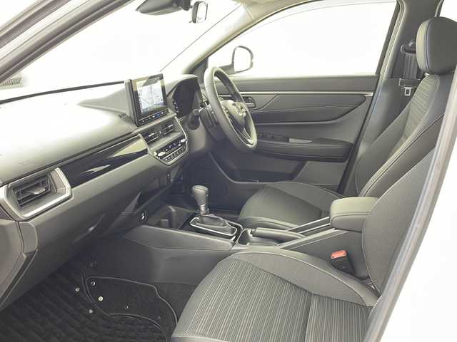 ホンダ ＷＲ－Ｖ Z+ 兵庫県 2024(令6)年 0.6万km プラチナホワイトパール ・純正ナビ＆フルセグ＆BT＆USB/・バックカメラ/・衝突軽減ブレーキ/・レーダークルーズコントロール/・レーンキープアシスト/・踏み間違い防止装置/・標識認識機能/・先行車発進お知らせ/・リアパーキングセンサー/・オートマチックハイビーム/・LEDライト/・LEDフォグ/・オートライト/・パドルシフト/・スマートキー/・プッシュスタート/・ビルトインETC/・フロアマット/・ルーフレール/・ハーフレザーシート