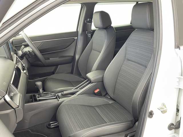 ホンダ ＷＲ－Ｖ Z+ 兵庫県 2024(令6)年 0.6万km プラチナホワイトパール ・純正ナビ＆フルセグ＆BT＆USB/・バックカメラ/・衝突軽減ブレーキ/・レーダークルーズコントロール/・レーンキープアシスト/・踏み間違い防止装置/・標識認識機能/・先行車発進お知らせ/・リアパーキングセンサー/・オートマチックハイビーム/・LEDライト/・LEDフォグ/・オートライト/・パドルシフト/・スマートキー/・プッシュスタート/・ビルトインETC/・フロアマット/・ルーフレール/・ハーフレザーシート