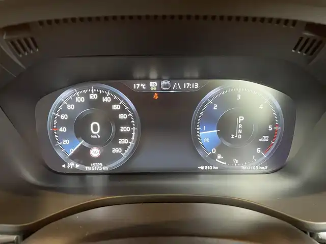 ボルボ ＸＣ６０ D4 AWD インスクリプション 愛知県 2020(令2)年 2万km ブライトシルバーM 純正ナビ /フルセグTV /360度カメラ /黒革シート /全席シートヒーター /Pシート/シートベンチレーション /パワーバックドア /harmankardon /HUD /ハンドルヒーター /ACC /LKA /BSM /LEDライト