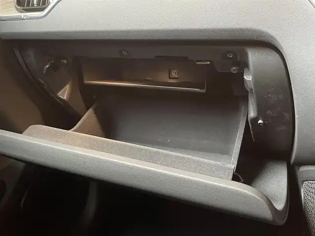 ボルボ ＸＣ６０ D4 AWD インスクリプション 愛知県 2020(令2)年 2万km ブライトシルバーM 純正ナビ /フルセグTV /360度カメラ /黒革シート /全席シートヒーター /Pシート/シートベンチレーション /パワーバックドア /harmankardon /HUD /ハンドルヒーター /ACC /LKA /BSM /LEDライト