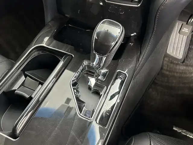 トヨタ クラウン アスリート G i－Four 道央・札幌 2014(平26)年 6.2万km シルバーM ・４WD/・寒冷地仕様/・メーカーナビ/　CD/DVD/BT/MSV/フルセグ/・バックカメラ/・ビルトインETC/・クルーズコントロール/・ステアリングスイッチ/・レザーシート/・前席パワーシート/・前席エア/シートヒーター/・HIDヘッドライト/・フォグライト/・オートライト/・プッシュスタート/・スマートキー/・純正フロアマット/・ドアバイザー