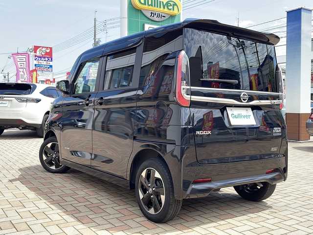 日産 ルークス HWS X アーバンクロム プロパイロットED 鳥取県 2022(令4)年 2.3万km ブラック 4WD/純正ナビ/両側パワースライドドア/ハンズフリーオートドア/プロパイロット/追従型クルーズコントロール/アラウンドビューモニター/バックカメラ/アイドリングストップ/フルセグTV/Bluetooth/CD/DVD/USB/AUX/シートヒーター（運転席、助手席）/オートライト/LEDヘッドライト/フォグランプ/電子パーキング/オートホールド/ステアリングスイッチ/2列目サンシェード/電動格納ミラー/ドアバイザー