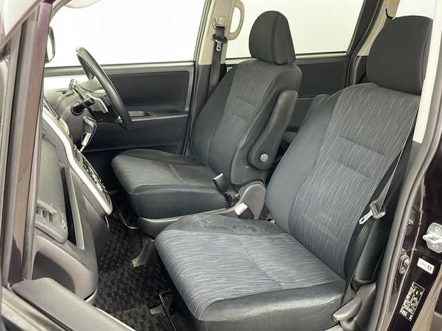 トヨタ ヴォクシー ZS 煌 道央・札幌 2011(平23)年 11.2万km ボルドーマイカメタリック ・寒冷地仕様/・純正ナビ&BT&DVD&CD/・バックカメラ/・両側パワースライドドア/・パドルシフト/・ETC/・フロントワイパーデアイサー/・ウィンカー付きドアミラー/・ドアミラーヒーター/・純正フロアマット/・社外アッパーグリル/・社外ロアビレットグリル/・HIDヘッドライト/・フォグランプ/・オートライト/・スマートキー/・スペアキー/・社外リモコンスターター/・保証書/・取扱説明書