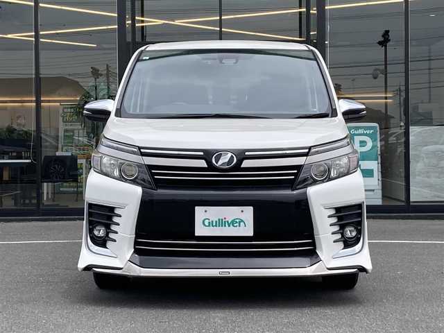 トヨタ ヴォクシー ZS 煌Ⅱ 茨城県 2017(平29)年 5.7万km ホワイトパールクリスタルシャイン 純正ナビ/【AM・FM・DISC・SD・TV・BT・VTR】/アイドリングストップ/ETC/前方ドラレコ/両側パワスラ/モデリスタエアロ/純アルミ/純フロア/横滑り/レーンキープ/LED/衝突軽減/電格ミラー/ウインカーミラー/ドアバイザー