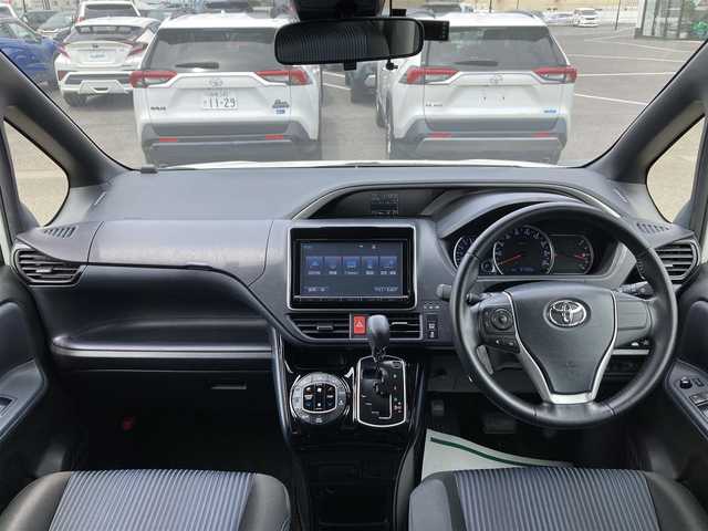 トヨタ ヴォクシー ZS 煌Ⅱ 茨城県 2017(平29)年 5.7万km ホワイトパールクリスタルシャイン 純正ナビ/【AM・FM・DISC・SD・TV・BT・VTR】/アイドリングストップ/ETC/前方ドラレコ/両側パワスラ/モデリスタエアロ/純アルミ/純フロア/横滑り/レーンキープ/LED/衝突軽減/電格ミラー/ウインカーミラー/ドアバイザー