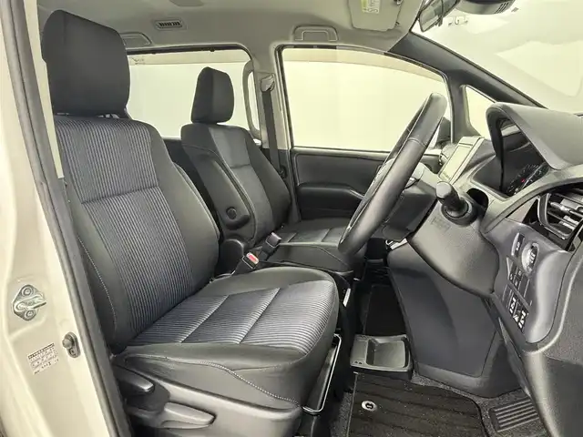 トヨタ ヴォクシー ZS 煌Ⅱ 大阪府 2017(平29)年 5.8万km ホワイトパールクリスタルシャイン モデリスタフルエアロ/トヨタセーフティセンス/・プリクラッシュセーフティ/・レーンディパーチャーアラート/・オートマチックハイビーム/・パーキングサポートブレーキ/・先行車発進お知らせ機能/純正9インチナビ/　　CD/DVD/BT/TV/バックカメラ/両側パワースライドドア/LEDヘッドライト/フロントフォグランプ/本革巻きステアリング/MTモード付AT/純正16インチアルミホイール/純正フロアマット/純正ビルトインETC