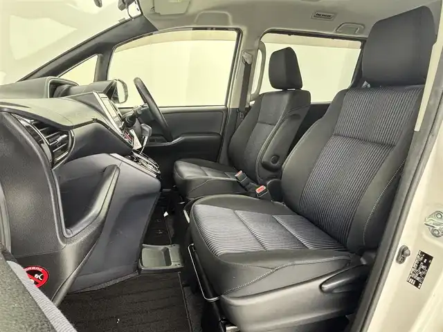 トヨタ ヴォクシー ZS 煌Ⅱ 大阪府 2017(平29)年 5.8万km ホワイトパールクリスタルシャイン モデリスタフルエアロ/トヨタセーフティセンス/・プリクラッシュセーフティ/・レーンディパーチャーアラート/・オートマチックハイビーム/・パーキングサポートブレーキ/・先行車発進お知らせ機能/純正9インチナビ/　　CD/DVD/BT/TV/バックカメラ/両側パワースライドドア/LEDヘッドライト/フロントフォグランプ/本革巻きステアリング/MTモード付AT/純正16インチアルミホイール/純正フロアマット/純正ビルトインETC