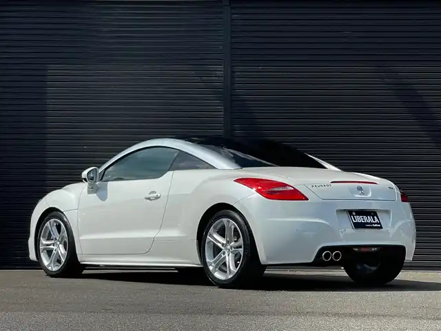 プジョー ＲＣＺ 山梨県 2016(平28)年 5.2万km BLANC NACRE 社外メモリナビ（AVIC-RZ99）/　（AM/FM/CD/DVD/フルセグ/Bluetooth）/バックカメラ/クルーズコントロール/黒革/シートヒーター/パワーシート/前後コーナーセンサー/キセノン/ETC/リモコンキー/純正18インチAW
