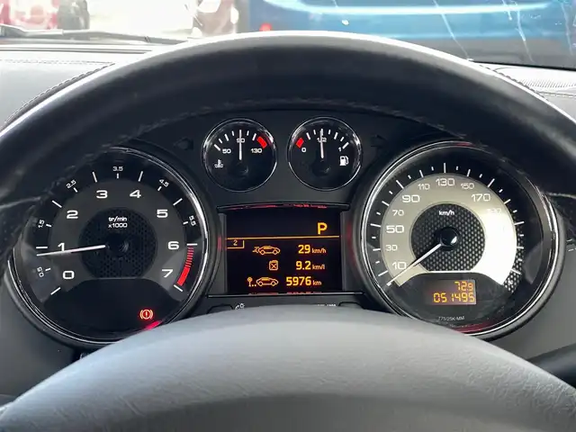 プジョー ＲＣＺ 山梨県 2016(平28)年 5.2万km BLANC NACRE 社外メモリナビ（AVIC-RZ99）/　（AM/FM/CD/DVD/フルセグ/Bluetooth）/バックカメラ/クルーズコントロール/黒革/シートヒーター/パワーシート/前後コーナーセンサー/キセノン/ETC/リモコンキー/純正18インチAW