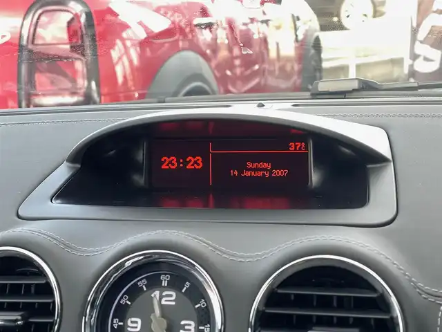 プジョー ＲＣＺ 山梨県 2016(平28)年 5.2万km BLANC NACRE 社外メモリナビ（AVIC-RZ99）/　（AM/FM/CD/DVD/フルセグ/Bluetooth）/バックカメラ/クルーズコントロール/黒革/シートヒーター/パワーシート/前後コーナーセンサー/キセノン/ETC/リモコンキー/純正18インチAW