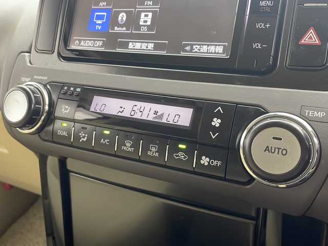 トヨタ ランドクルーザー プラド TX 千葉県 2016(平28)年 3.7万km ダークグリーンマイカ ルーフレール/純正7インチメモリーナビ/・Bluetooth/・フルセグTV/・バックカメラ/LEDヘッドライト/スマートキー/サイドステップ/ビルトインETC