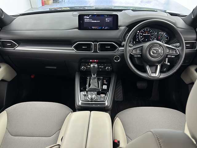 マツダ ＣＸ－８ XD グランドジャーニー 大阪府 2023(令5)年 1.8万km ジェットブラックマイカ 4WD/ディーゼルターボ/ヘッドアップディスプレイ/純正ナビ付10.25インチセンターディスプレイ/・BT/フルセグテレビ/・AM/FM/全方位カメラ/ドライブレコーダー（前後）/ETC/本革巻ステアリングリモコン/ステアリングヒーター/ステアリングリモコン/ハーフレザーシート/パワーシート（D/N）/置くだけ充電/シートヒーター（1、2列目）/三列シート/7人乗り/パワーバックドア/ルーフレール/純正19インチアルミホイール/アダプティブLEDヘッドライト/フォグランプ/ブラインドスポットモニター/レーダークルーズコントロール/レーンキープアシスト/トラフィック＆クルーズサポート/交通標識認識機能/ドライバーアテンションアラート