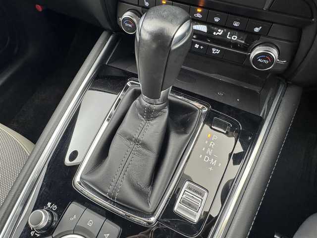 マツダ ＣＸ－８ XD グランドジャーニー 愛知県 2023(令5)年 1.8万km ジェットブラックマイカ 4WD/ディーゼルターボ/ヘッドアップディスプレイ/純正ナビ付10.25インチセンターディスプレイ/　　　・BT/フルセグ/全方位カメラ/ドライブレコーダー（前後）/ETC/本革巻ステアリングリモコン/ステアリングヒーター/ステアリングリモコン/ハーフレザーシート/パワーシート（D/N）/置くだけ充電/シートヒーター（1、2列目）/三列シート/7人乗り/パワーバックドア/ルーフレール/純正19インチアルミホイール/アダプティブLEDヘッドライト/フォグランプ/ブラインドスポットモニター/レーダークルーズコントロール/レーンキープアシスト/トラフィック＆クルーズサポート/交通標識認識機能/ドライバーアテンションアラート