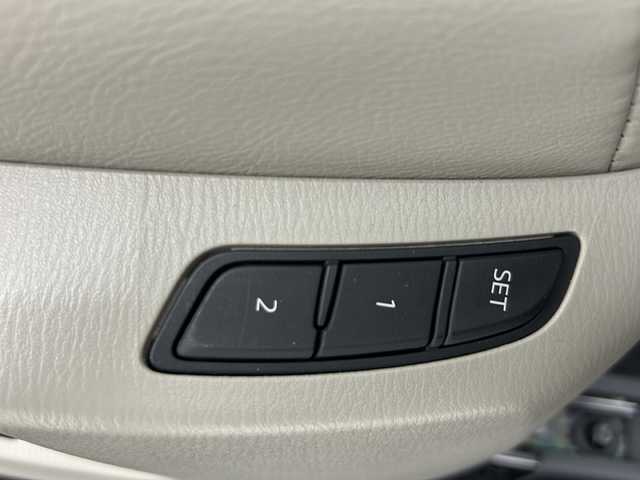 マツダ ＣＸ－８ XD グランドジャーニー 大阪府 2023(令5)年 1.8万km ジェットブラックマイカ 4WD/ディーゼルターボ/ヘッドアップディスプレイ/純正ナビ付10.25インチセンターディスプレイ/・BT/フルセグテレビ/・AM/FM/全方位カメラ/ドライブレコーダー（前後）/ETC/本革巻ステアリングリモコン/ステアリングヒーター/ステアリングリモコン/ハーフレザーシート/パワーシート（D/N）/置くだけ充電/シートヒーター（1、2列目）/三列シート/7人乗り/パワーバックドア/ルーフレール/純正19インチアルミホイール/アダプティブLEDヘッドライト/フォグランプ/ブラインドスポットモニター/レーダークルーズコントロール/レーンキープアシスト/トラフィック＆クルーズサポート/交通標識認識機能/ドライバーアテンションアラート