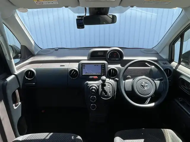 トヨタ スペイド F 滋賀県 2016(平28)年 4.2万km ブラックマイカ 純正ナビ/(ワンセグ/Bluetooth/CD)/衝突軽減ブレーキ/車線逸脱/横滑り防止/片側電動スライドドア/アイドリングストップ/HIDオートライト/オートハイビーム/純正フロアマット/ドライブレコーダー/ETC/電動格納ミラー/ドアバイザー