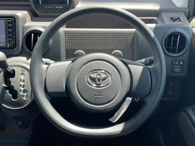 トヨタ スペイド F 滋賀県 2016(平28)年 4.2万km ブラックマイカ 純正ナビ/(ワンセグ/Bluetooth/CD)/衝突軽減ブレーキ/車線逸脱/横滑り防止/片側電動スライドドア/アイドリングストップ/HIDオートライト/オートハイビーム/純正フロアマット/ドライブレコーダー/ETC/電動格納ミラー/ドアバイザー