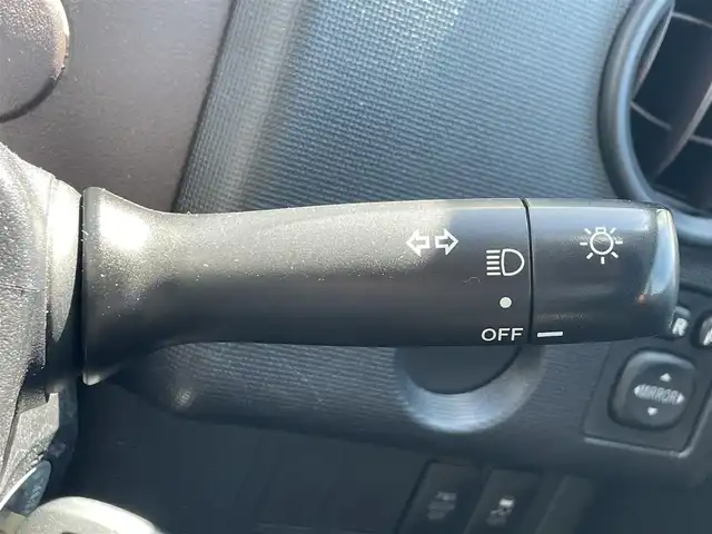 トヨタ スペイド F 滋賀県 2016(平28)年 4.2万km ブラックマイカ 純正ナビ/(ワンセグ/Bluetooth/CD)/衝突軽減ブレーキ/車線逸脱/横滑り防止/片側電動スライドドア/アイドリングストップ/HIDオートライト/オートハイビーム/純正フロアマット/ドライブレコーダー/ETC/電動格納ミラー/ドアバイザー