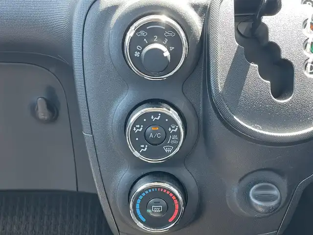 トヨタ スペイド F 滋賀県 2016(平28)年 4.2万km ブラックマイカ 純正ナビ/(ワンセグ/Bluetooth/CD)/衝突軽減ブレーキ/車線逸脱/横滑り防止/片側電動スライドドア/アイドリングストップ/HIDオートライト/オートハイビーム/純正フロアマット/ドライブレコーダー/ETC/電動格納ミラー/ドアバイザー