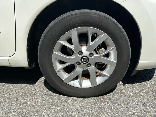 日産 ノート e－パワー X 千葉県 2018(平30)年 4.5万km ブリリアントホワイトパール 純正SDナビ（AM/FM/CD/Bluetooth）/フルセグTV/バックカメラ/前後ドライブレコーダー/インテリジェントエマージェンシーブレーキ/横滑り防止装置/車線逸脱防止支援システム/盗難警報装置/コーナーセンサー/ETC/LEDヘッドライト/純正アルミホイール/純正フロアマット